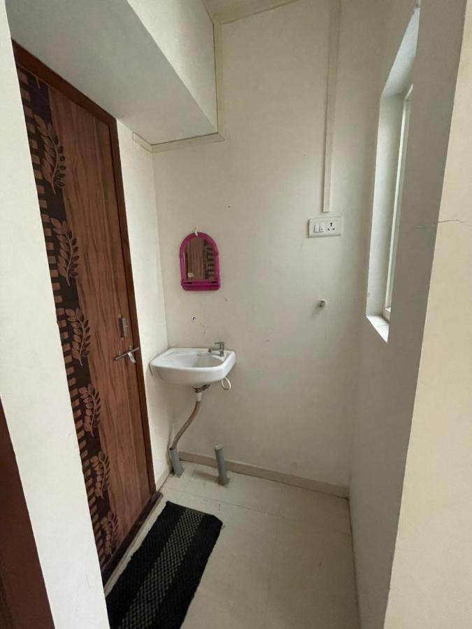 Shree Sadguru Krupa Yatri Niwas Villa Kolhapur Eksteriør billede